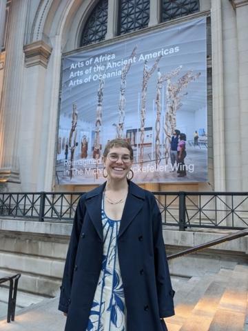 Maggie in front of the Metropolitan Museum of Art
