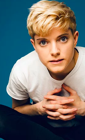 Mae Martin