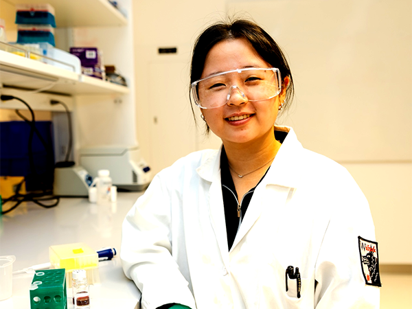 Rebecca An in the lab