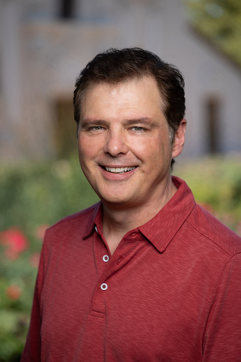 Jason Wolos headshot