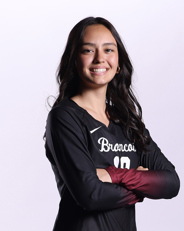 Hailey Newell headshot