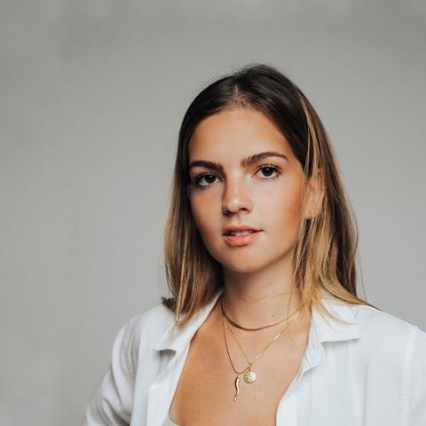 Peyton Darrow headshot image link to story
