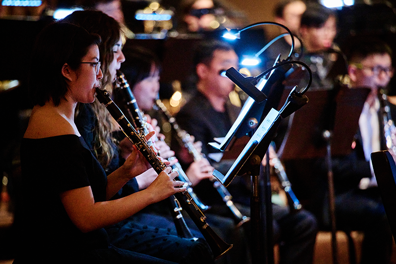 Student clarinet players performing