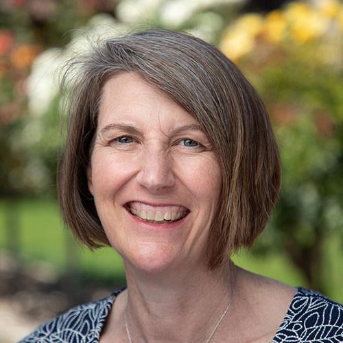Laura Nichols headshot