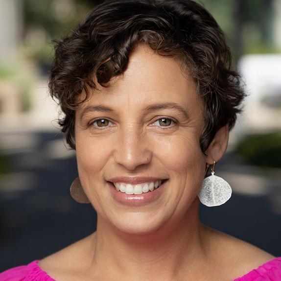 Maggie Hunter