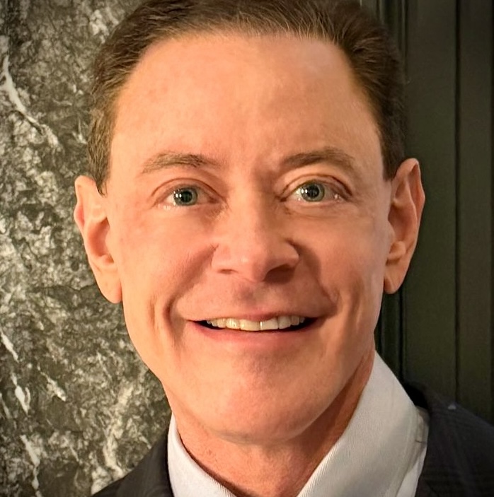 Andrew Solomons headshot