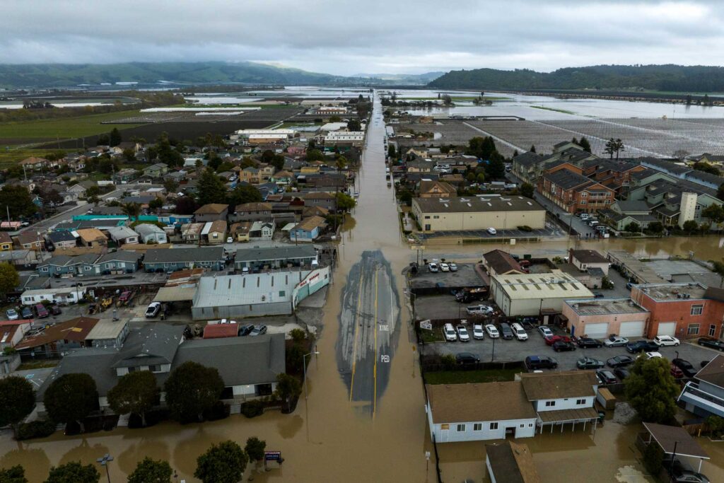 flooded pajaro- after levee break