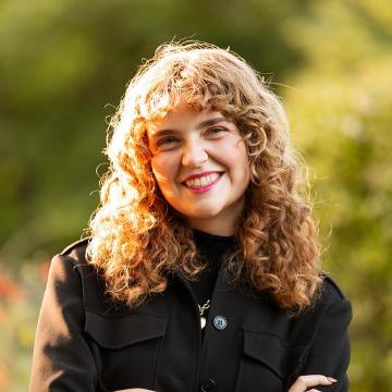 Headshot Photo Gianna Maddenjpg