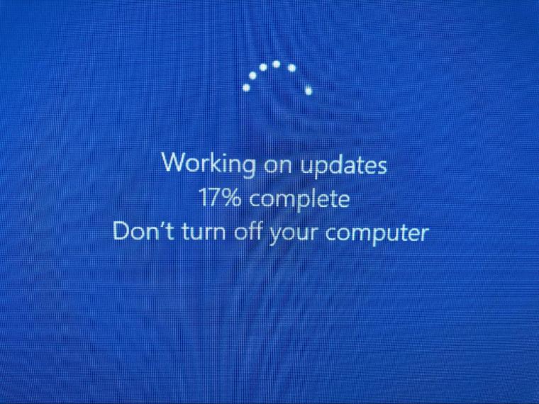 An image of the message Microsoft Windows shows when restarting a computer and Microsoft Updates are being installed - Working on updates, dont turn off your computer