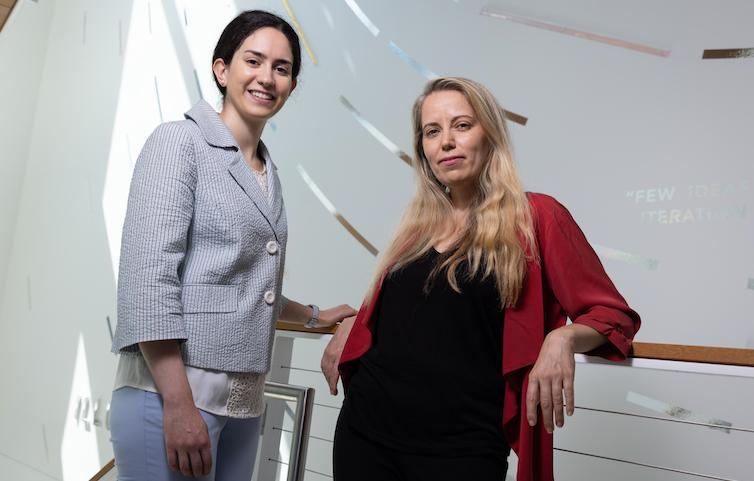 Juliana Shihadeh ’19, M.A. ’21, Ph.D. 24, left, with mentor Maya Ackerman, assistant professor of computer science and engineering. Shihadeh led the writing on a new SCU study about Brilliance Bias in GPT-3.
