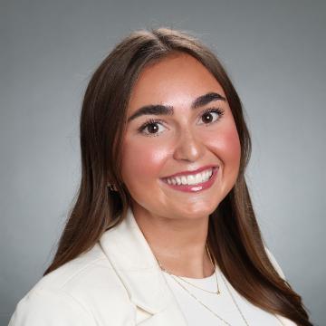 Megan Mullins headshot