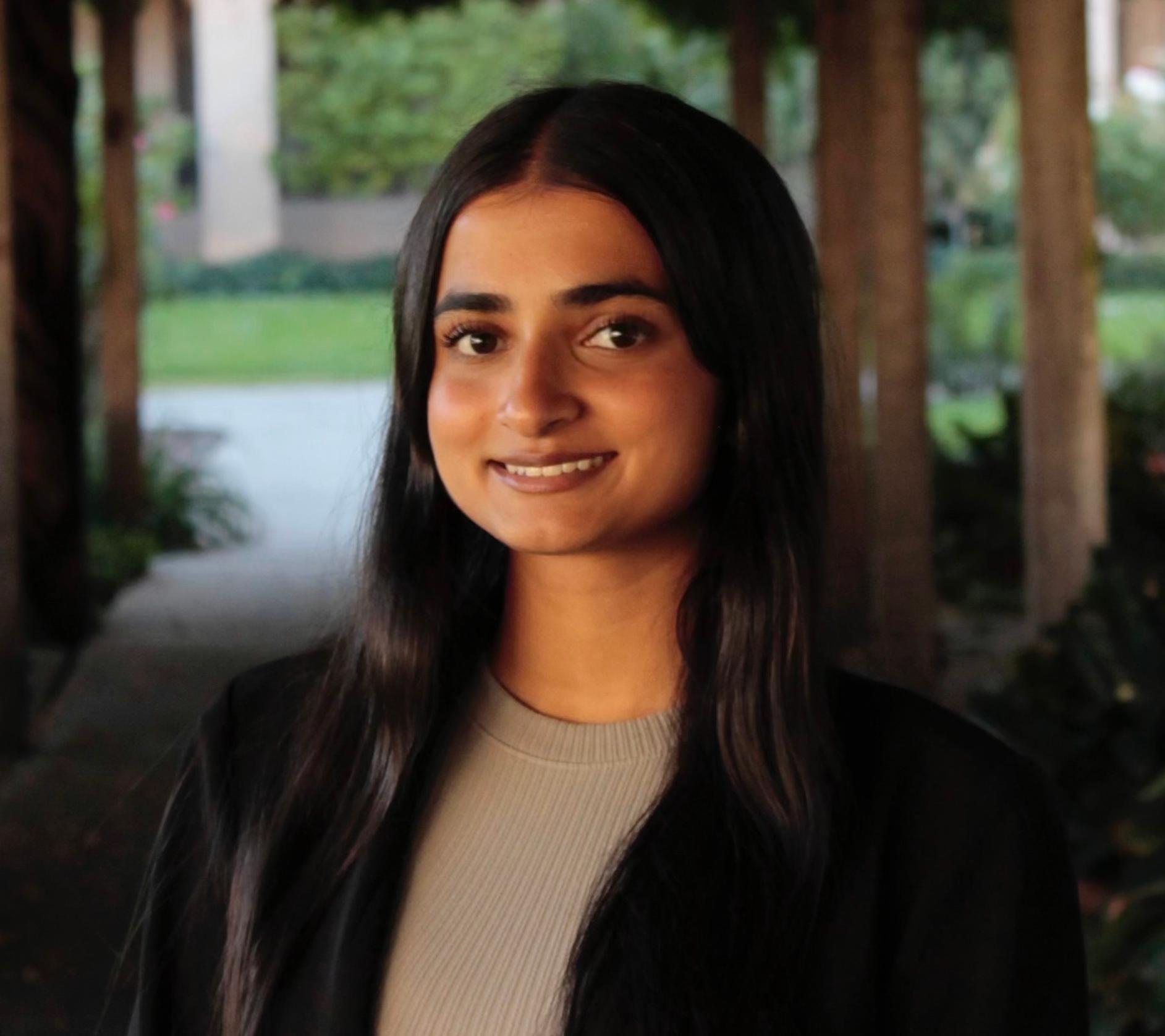 Anokhi Ghiya Headshot 200 x 200