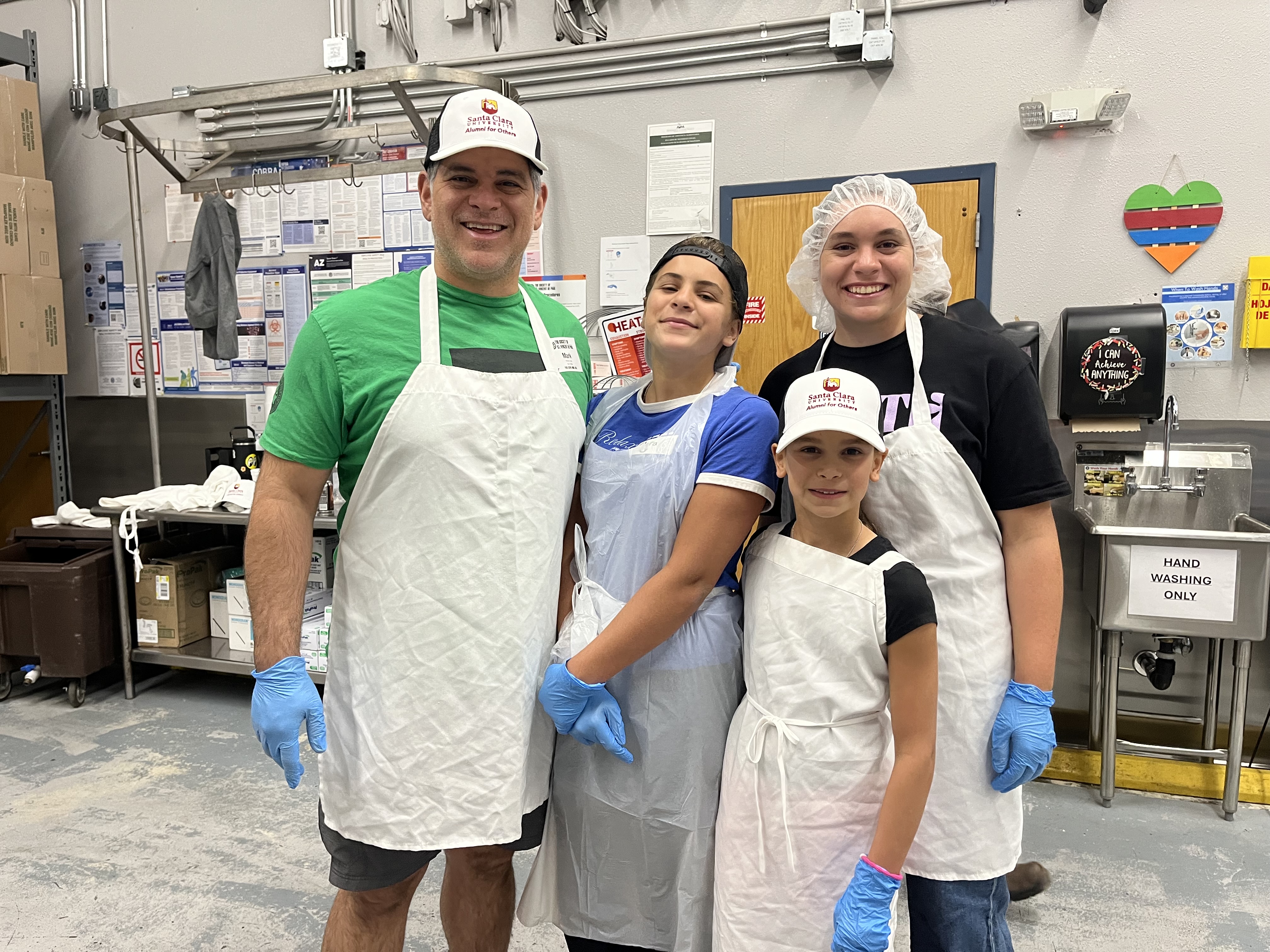Alumni helping out in AZ