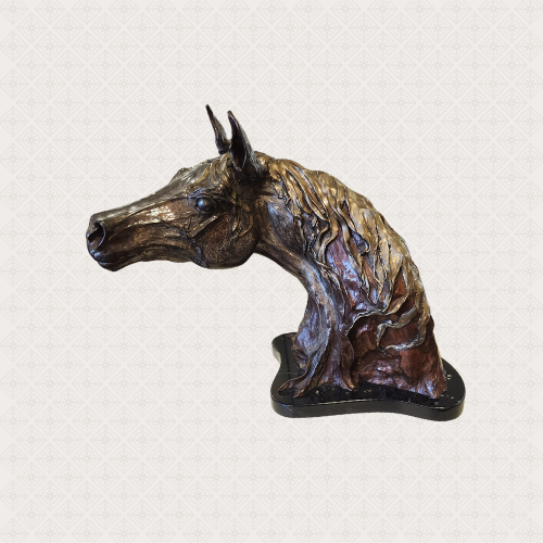 A statue of a horses neck and head.