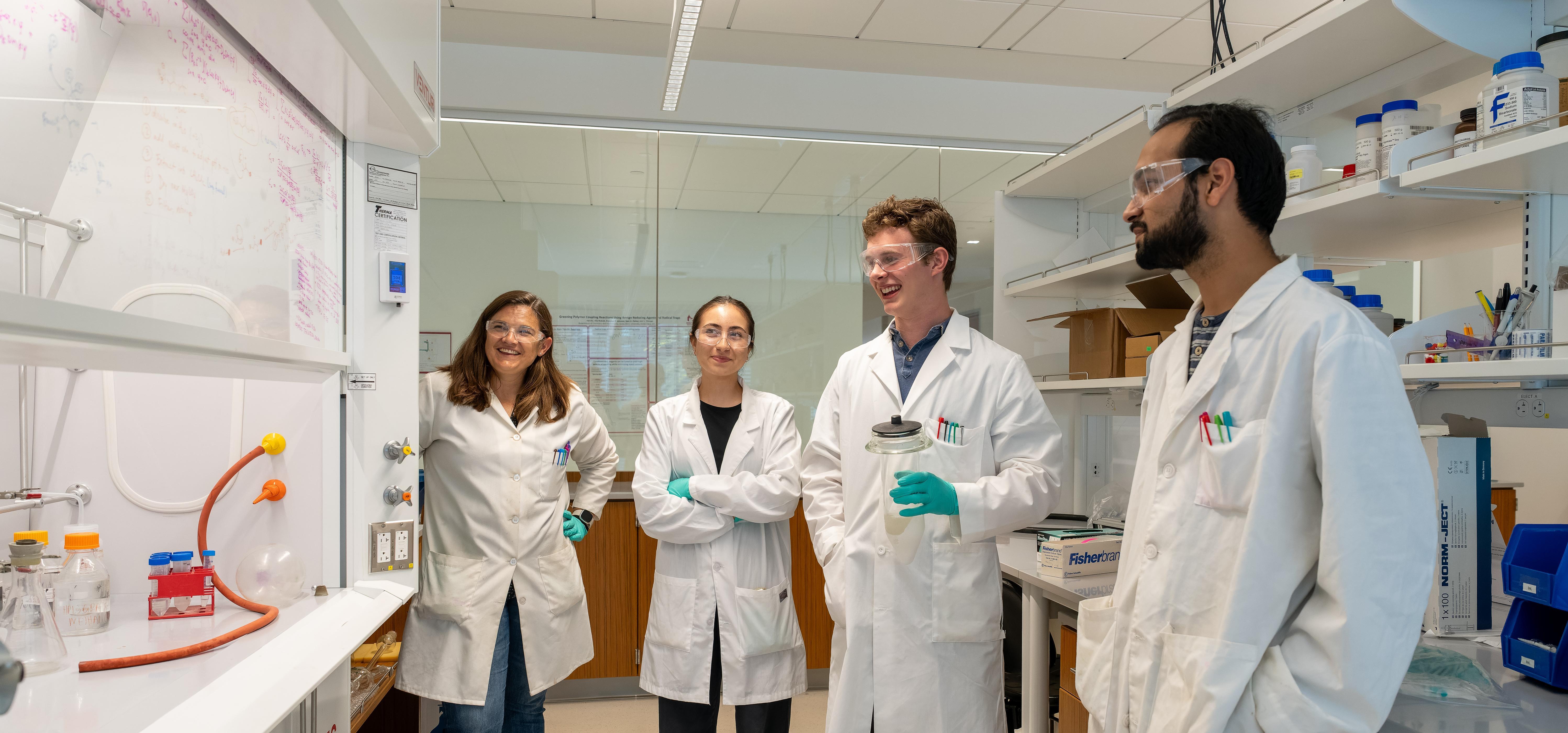 Faculty in the lab 