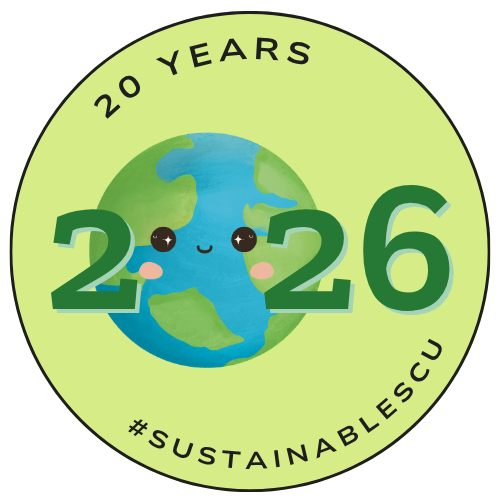 Round button with text 20 Years #Sustainable SCU 2026 since 2006 with smiling glove and a green heart.