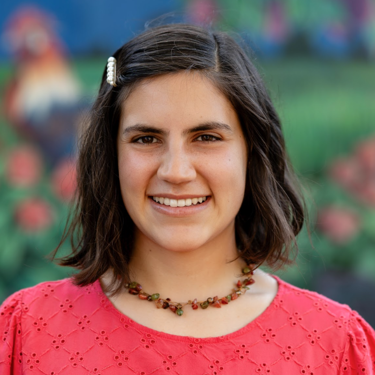 A photo of Eliana smiling