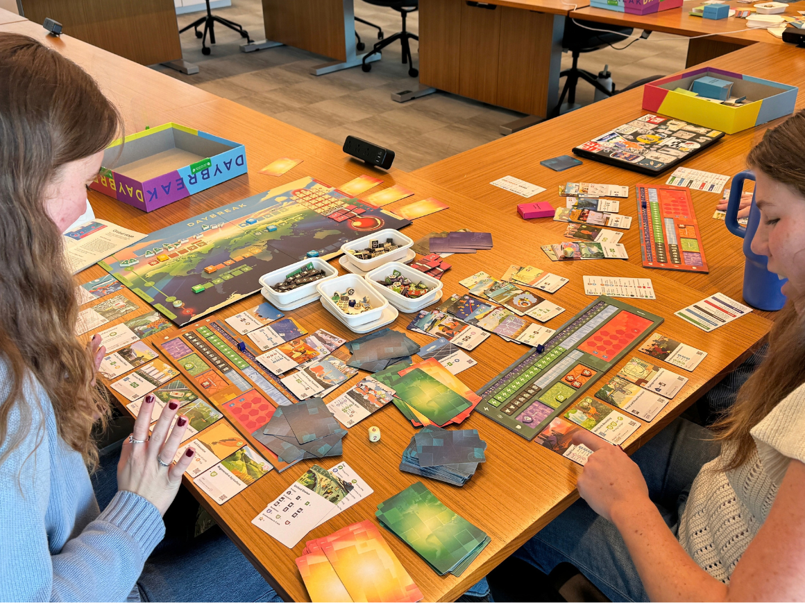 ENVS 195 Students playing Daybreak