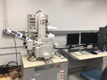 Oxford EDS attached to a scanning electron microscope in a laboratory setting.