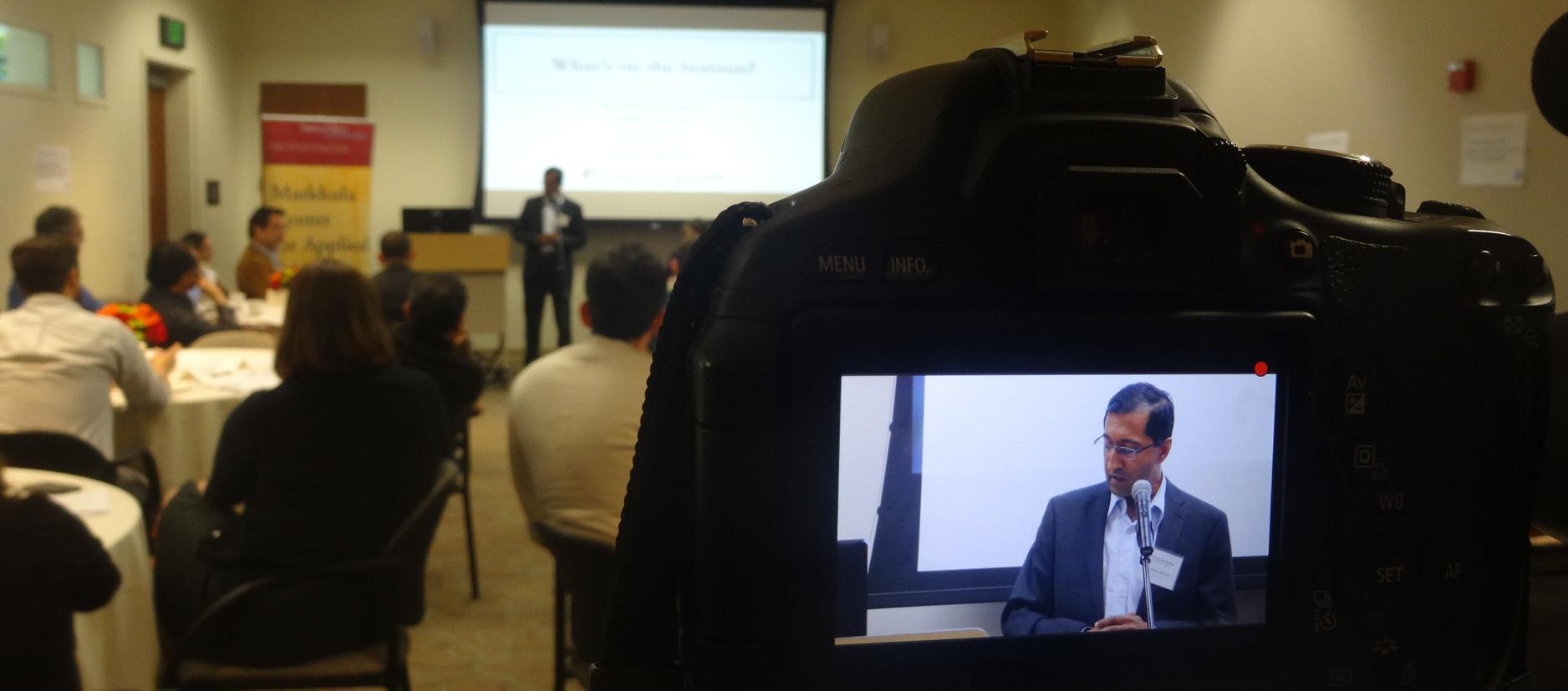 Googles Krishna Bharat addresses the Executive Roundtable on Digital Journalism Ethics.